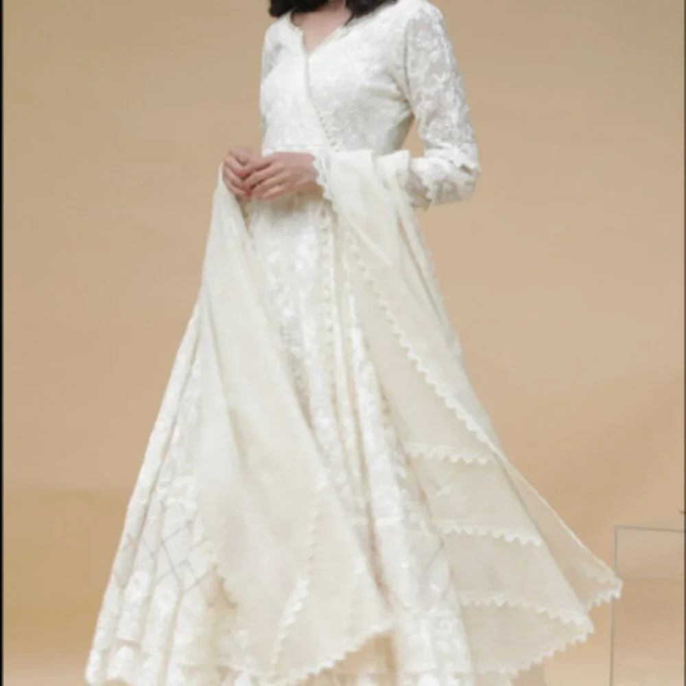 Ansab Jahangir Studio “Kinar” Net/Organza Angarkha Suit — Size Large — Preloved - Picture 3 of 5
